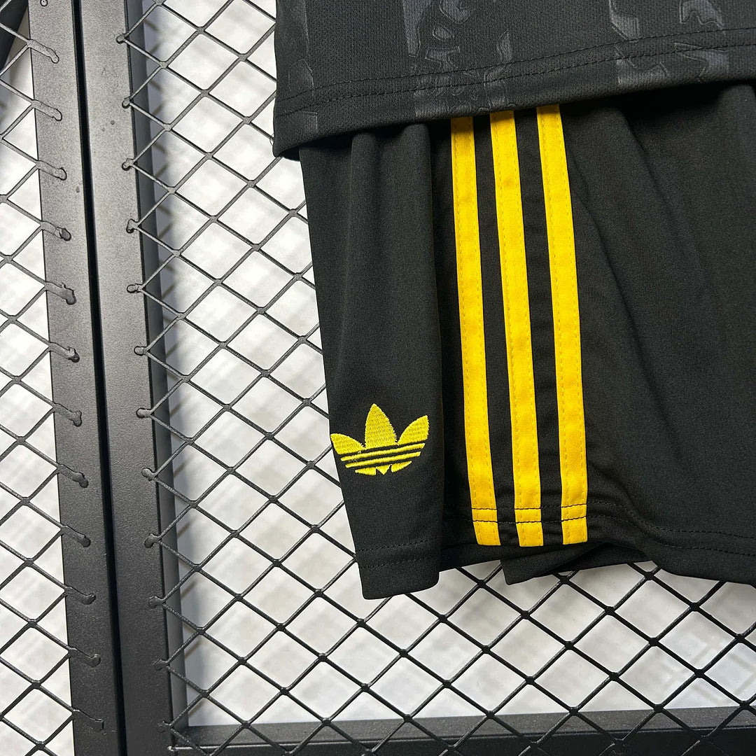 2025/2026 Manchester United Third Away Football Shirt with Shorts