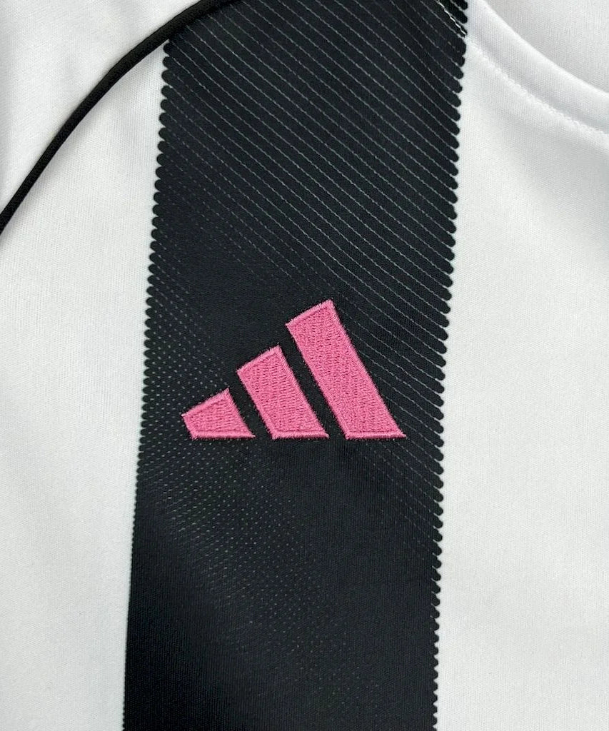 2025/2026 Juventus Home Football Shirt with Shorts