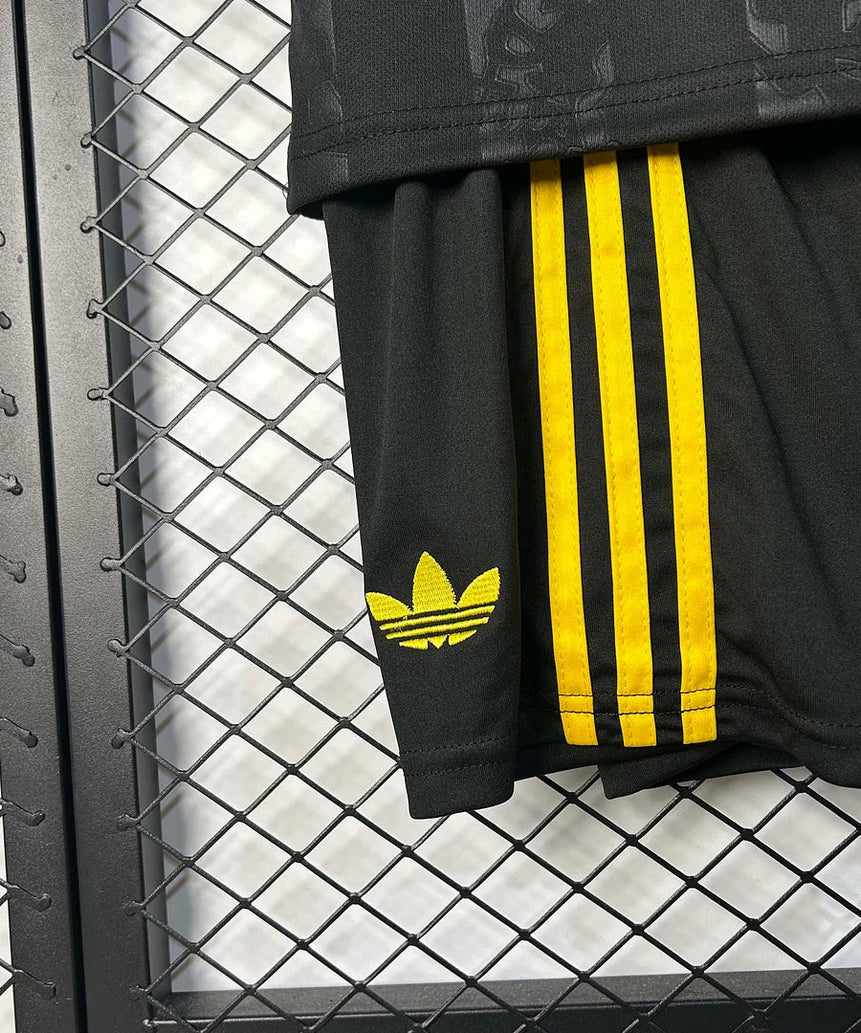 2025/2026 Manchester United Third Away Football Shirt with Shorts