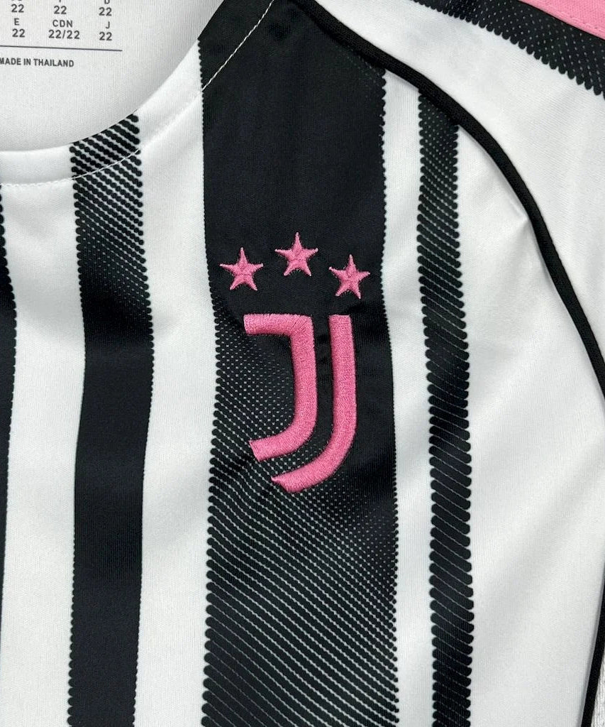 2025/2026 Juventus Home Football Shirt with Shorts