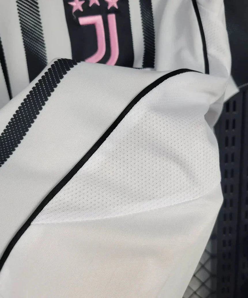 2025/2026 Juventus Home Football Shirt