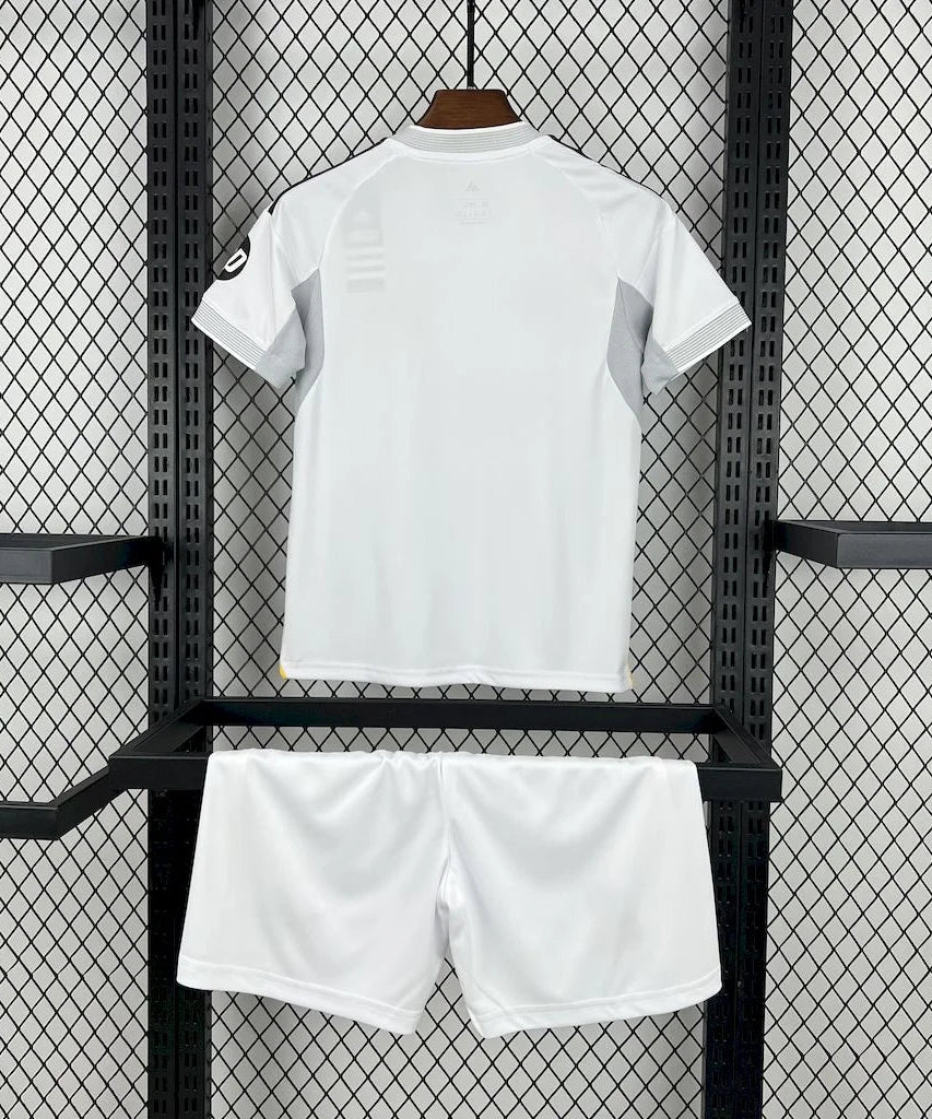 2025/2026 Real Madrid Home Football Shirt with Shorts