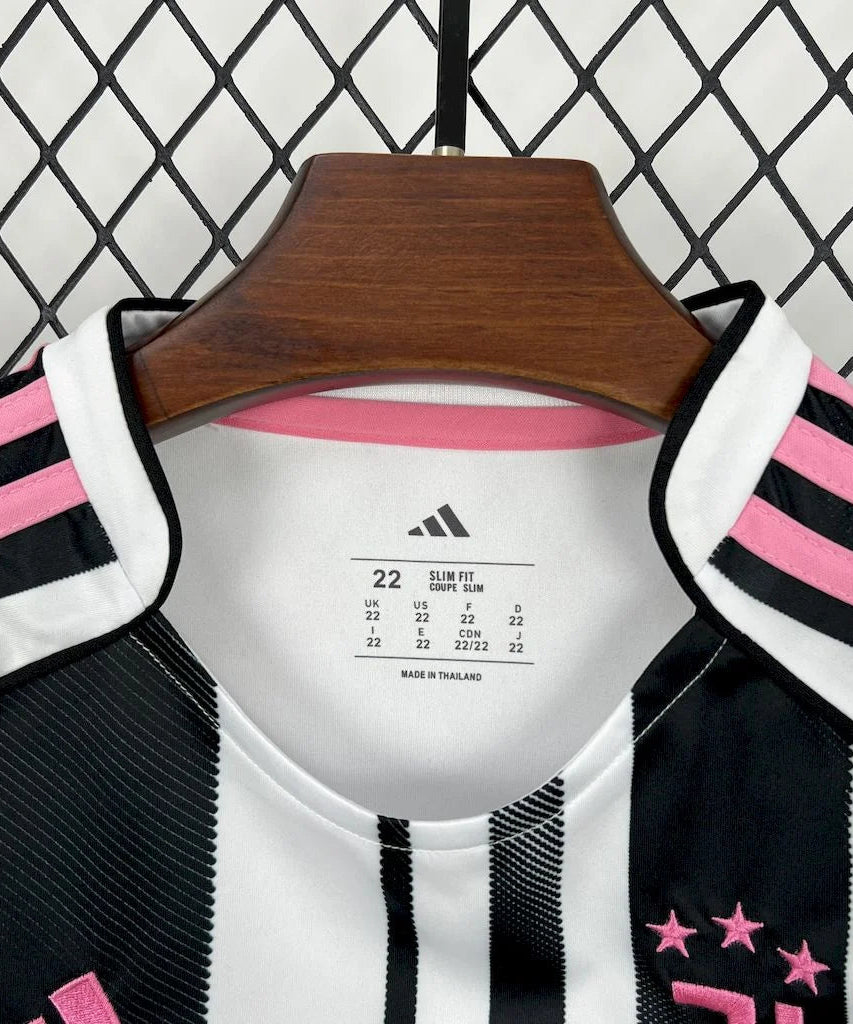 2025/2026 Juventus Home Football Shirt with Shorts